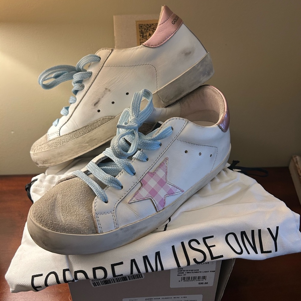Golden Goose sz. 37 Nordstrom exclusive. Excellent condition worn 3x